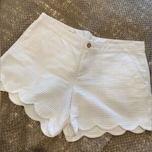 Lilly Pulitzer 5” inseam scalloped short